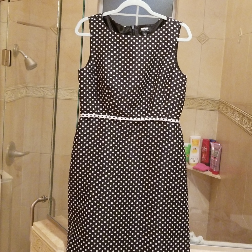 TAHARI Arthur S. Levine cute black and white dress